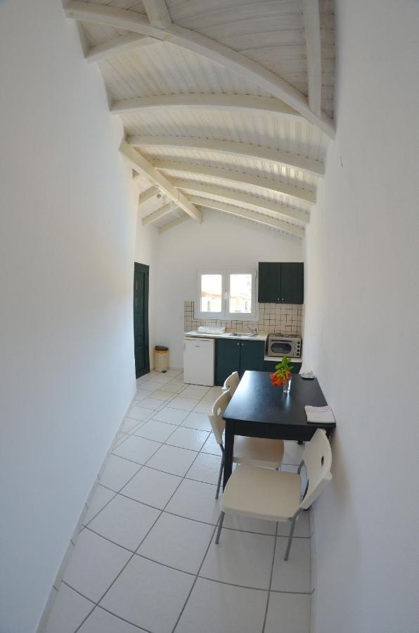 Clio Apartments Sidárion Dış mekan fotoğraf